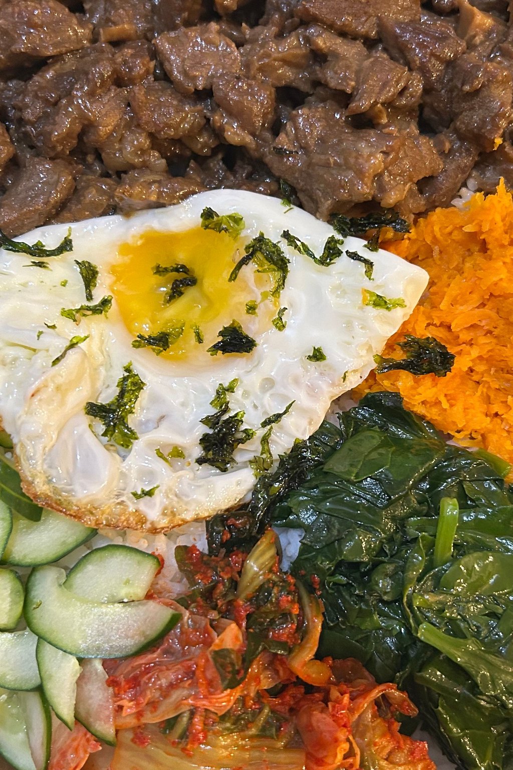 Close up of korean beef bowls