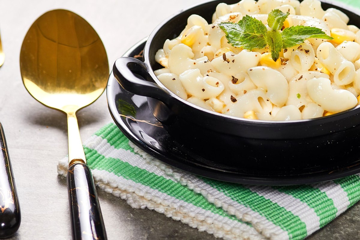 Slow Cooker Mac and Cheese ready to serve