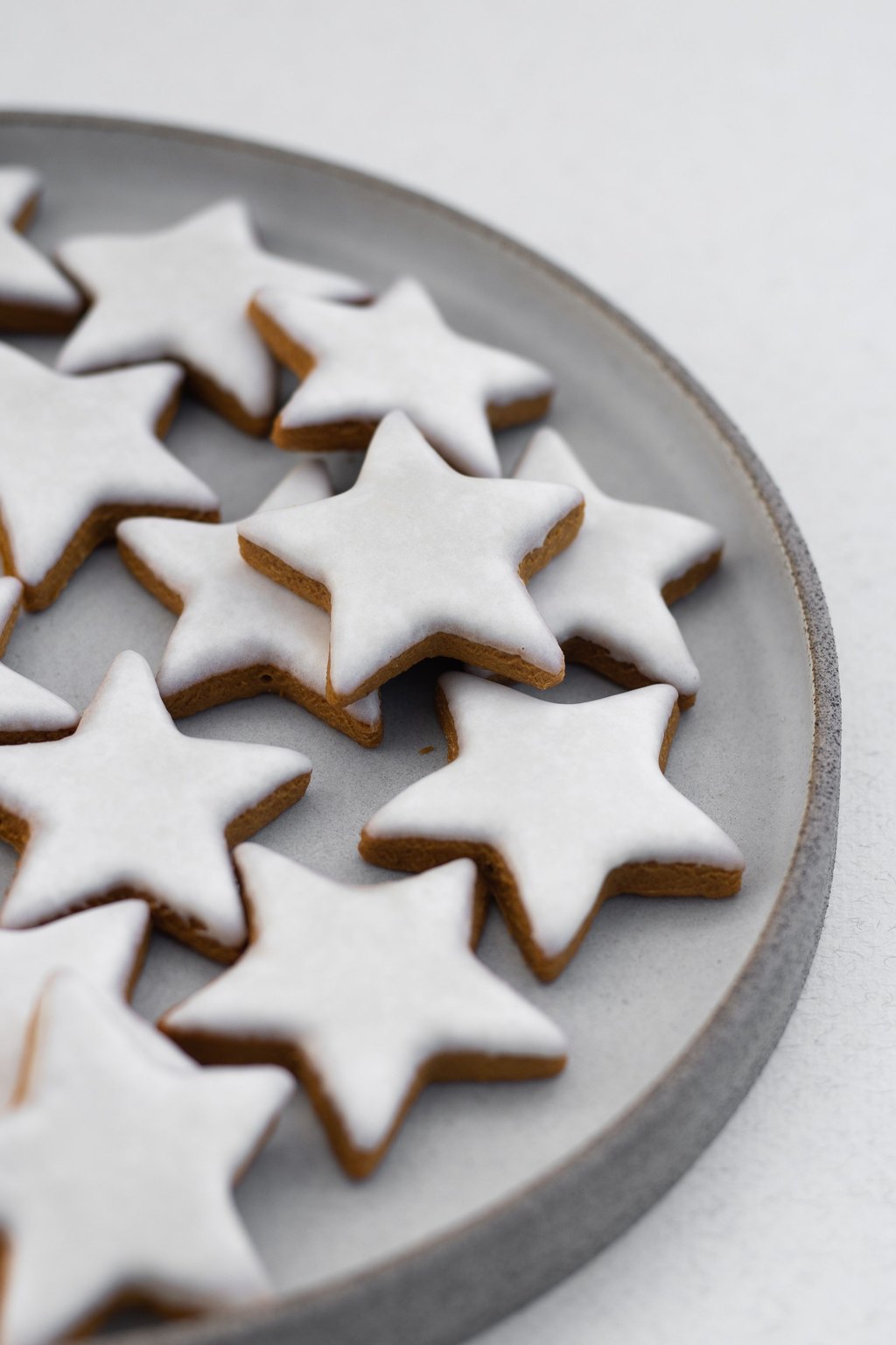 Close up of eggnog cookies